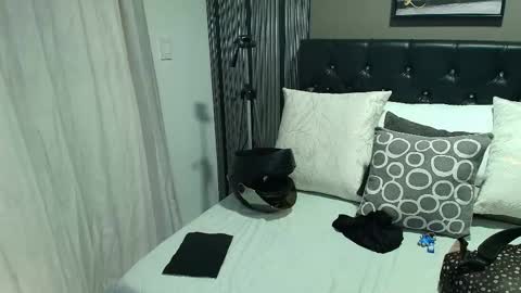 Snapshot of lizz_tender chatting on 09/10/25, 11:43 Lizz online show from 09/10/25, 11:43