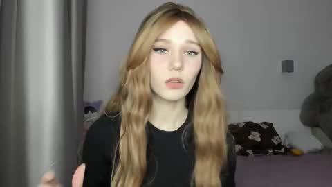 lizza_a online show from 03/17/26, 07:28