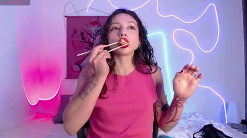 Lizza Scott online show from 12/18/24, 02:10