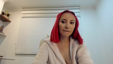 Snapshot of lizzdoux chatting on 10/11/25, 12:43 lizzdoux online show from 10/11/25, 12:43