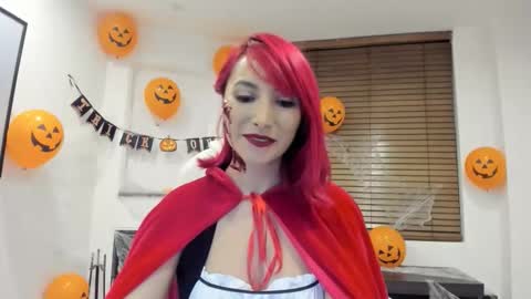 Snapshot of lizzdoux chatting on 11/01/25, 01:40 lizzdoux online show from 11/01/25, 01:40