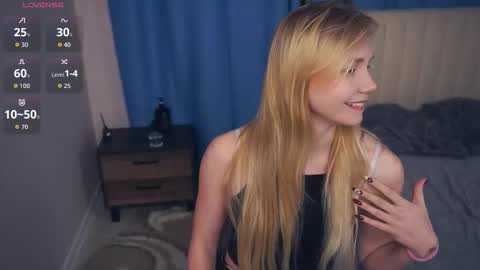 Snapshot of lizzetteavent chatting on 11/25/25, 06:19 Megan online show from 11/25/25, 06:19