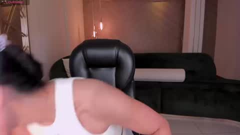 Lizzi  online show from 09/10/25, 09:04