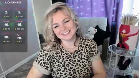 Snapshot of lizzi_789 chatting on 05/09/26, 04:50 Lizzy online show from 05/09/26, 04:50