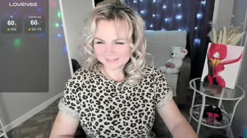 Snapshot of lizzi_789 chatting on 05/10/26, 10:48 Lizzy online show from 05/10/26, 10:48