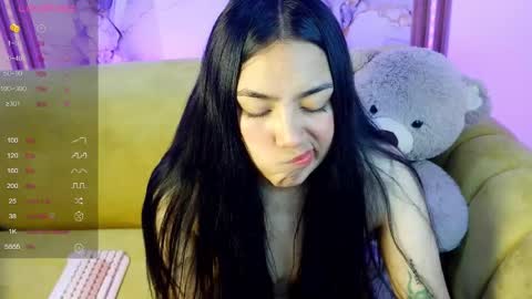 Snapshot of lizziee_m chatting on 05/11/26, 02:45 lizziee_m online show from 05/11/26, 02:45