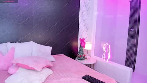 I am Lizz online show from 12/16/24, 12:06