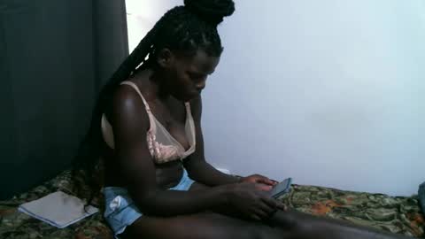 Snapshot of lizzy_25 chatting on 05/09/26, 06:40 Lizzy online show from 05/09/26, 06:40
