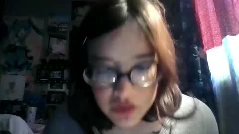 Snapshot of lizzy_bear chatting on 05/16/26, 07:23 lizzy_bear online show from 05/16/26, 07:23