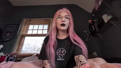 lizzybunny online show from 12/14/24, 02:10