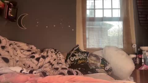 lizzybunny online show from 02/14/25, 05:03