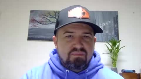 Snapshot of lj345689 chatting on 12/21/25, 01:24 lj345689 online show from 12/21/25, 01:24