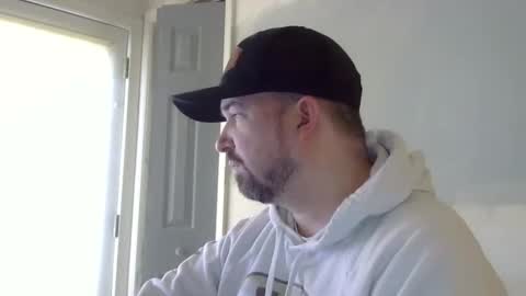 Snapshot of lj345689 chatting on 02/18/26, 01:18 lj345689 online show from 02/18/26, 01:18