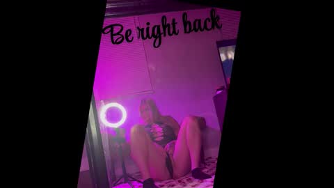 Snapshot of llilacblu chatting on 02/17/26, 01:13 Lillac online show from 02/17/26, 01:13