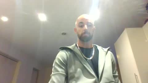 Leon online show from 02/15/25, 06:23