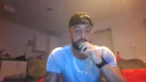 Leon online show from 12/17/25, 06:03