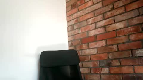 Snapshot of lllukasssxxx chatting on 06/04/26, 10:43 lllukasssxxx online show from 06/04/26, 10:43