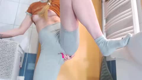 Snapshot of llovers4u2 chatting on 02/19/25, 10:09 Eliza and  Betty online show from 02/19/25, 10:09