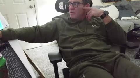 Snapshot of lngdickdaddy chatting on 01/06/26, 06:28 LongDick Daddy online show from 01/06/26, 06:28