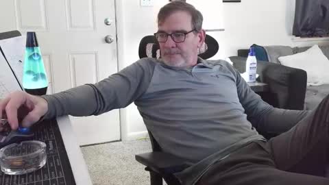 Snapshot of lngdickdaddy chatting on 01/18/26, 08:01 LongDick Daddy online show from 01/18/26, 08:01