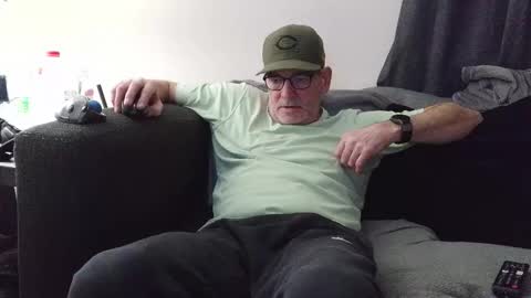 Snapshot of lngdickdaddy chatting on 03/30/26, 12:11 LongDick Daddy online show from 03/30/26, 12:11