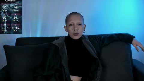 Snapshot of lnxmst chatting on 11/22/25, 10:31 Lynx Mist online show from 11/22/25, 10:31