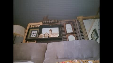 Lo82 online show from 02/10/26, 01:37