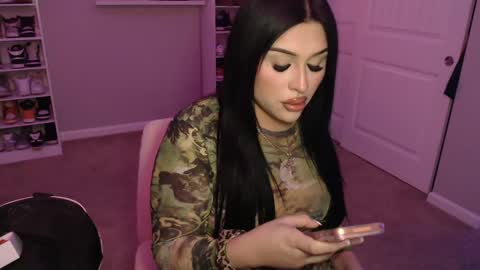 lo_cakez online show from 10/22/25, 05:41