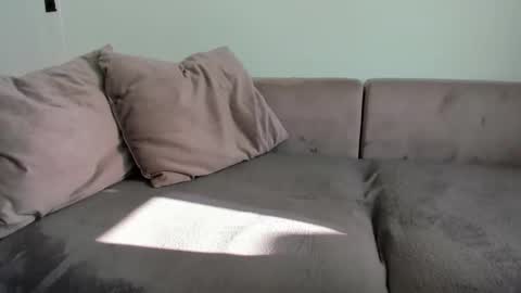 Snapshot of lo_onthe chatting on 03/02/26, 05:08 Emi online show from 03/02/26, 05:08