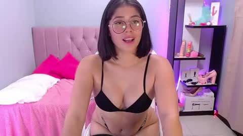 Snapshot of loaluxury chatting on 03/11/25, 08:20 Pamela online show from 03/11/25, 08:20