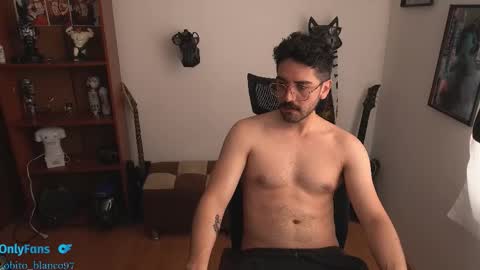 Snapshot of lobito_blanco97 chatting on 10/24/25, 04:14 Lobito blanco Thefckingwolf main account online show from 10/24/25, 04:14