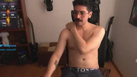 Snapshot of lobito_blanco97 chatting on 11/05/25, 03:45 Lobito blanco Thefckingwolf main account online show from 11/05/25, 03:45