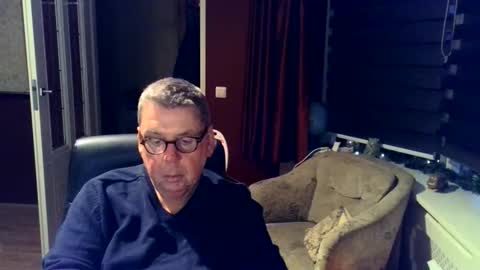 Snapshot of loebet chatting on 12/19/25, 04:03 Loebet online show from 12/19/25, 04:03