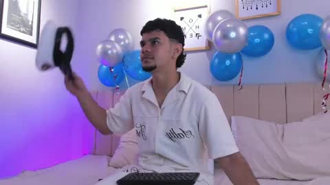 Snapshot of logan_9_ chatting on 04/23/26, 04:57 logan online show from 04/23/26, 04:57