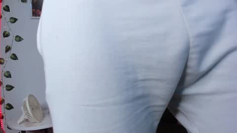 Snapshot of logan_drakex chatting on 03/02/25, 03:45 LOGAN DRAKE online show from 03/02/25, 03:45