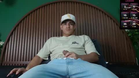 logan_griffin online show from 12/21/25, 07:04