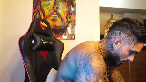 logan_hugh8 online show from 09/25/25, 03:10