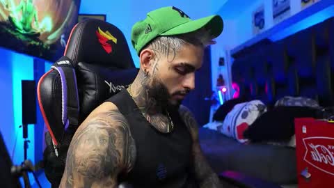 logan_hugh8 online show from 02/07/26, 03:43