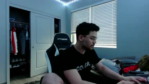 Snapshot of logan_suite22 chatting on 03/24/26, 01:43 Logan suite22 online show from 03/24/26, 01:43