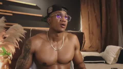 logan_varela online show from 01/31/25, 04:47