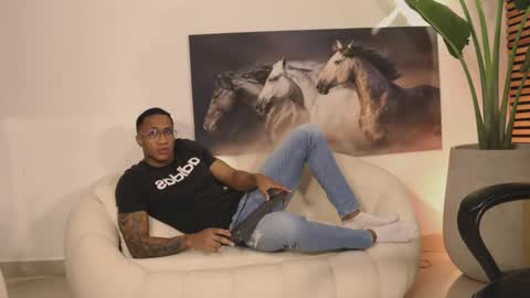 logan_varela online show from 02/01/25, 11:16