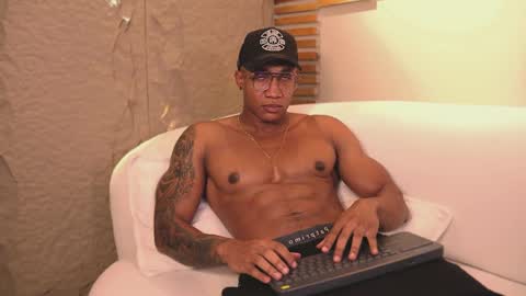 logan_varela online show from 03/05/25, 05:29