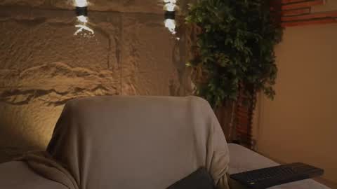 logan_varela online show from 10/14/25, 09:37