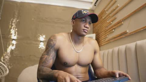 logan_varela online show from 04/29/26, 04:44