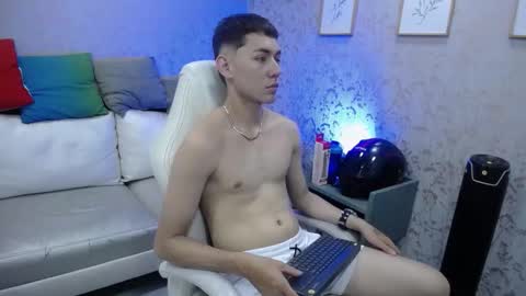 Snapshot of loganfoster_ chatting on 12/18/25, 08:26 Loganfoster online show from 12/18/25, 08:26