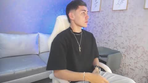 Snapshot of loganfoster_ chatting on 01/05/26, 08:12 Loganfoster online show from 01/05/26, 08:12