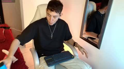 Snapshot of loganfoster_ chatting on 01/16/26, 08:35 Loganfoster online show from 01/16/26, 08:35