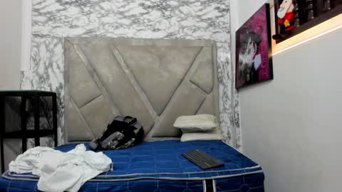 loganjhonson online show from 09/23/25, 02:25