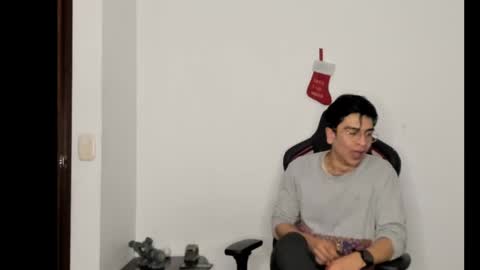 Snapshot of logannick chatting on 12/05/24, 08:11 Logan online show from 12/05/24, 08:11