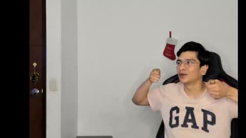 Snapshot of logannick chatting on 12/12/24, 09:40 Logan online show from 12/12/24, 09:40